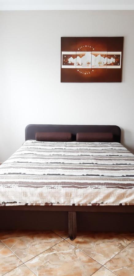 Flora Apartman Gyula Exterior foto