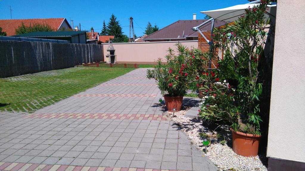 Flora Apartman Gyula Exterior foto